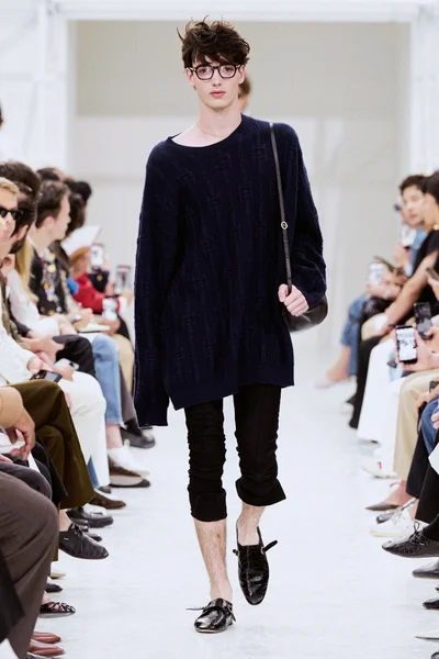 Look 30